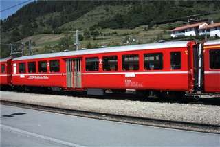 Foto der RhB B 2324 „Mitteleinstiegswagen“