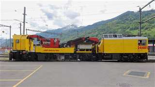 Foto der RhB Xmf 6/6 244 01 „Fahrleitungs- und Kranfahrzeug“