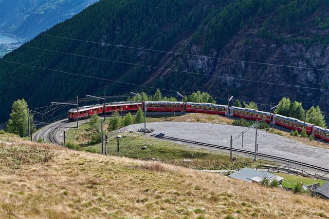 Foto: Alp Grüm, Berninabahn, hoch über dem Puschlav