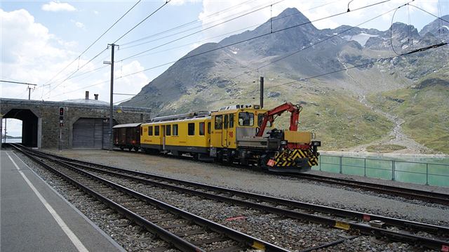 Foto: Berninapass und Ospizio Bernina, Berninabahn
