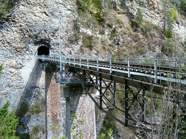 Foto: Castielertobel-Viadukt, zwischen Calfreisen und Castiel, Arosabahn