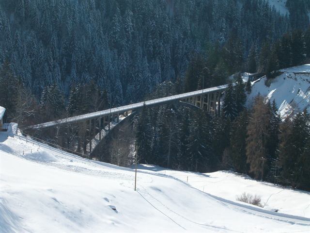 Foto: Gründjitobel-Viadukt, unterhalb von Langwies, Arosabahn