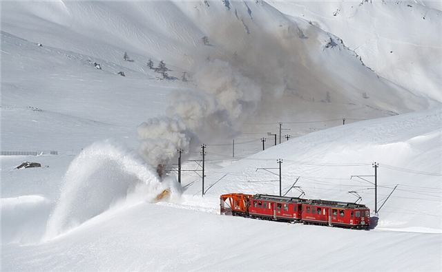 Foto der RhB Xrot d 9213