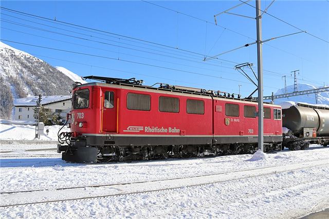 Foto der RhB Ge 6/6 II 703 „St. Moritz“